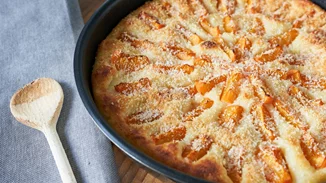 Καλοκαιρινό κέικ στο τηγάνι με ροδάκινο!