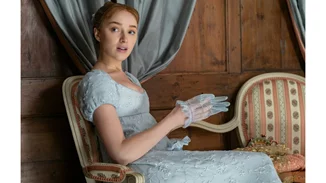 Phoebe Dynevor | Η Daphne του Bridgerton σε νέο ρόλο ως μοντέλο