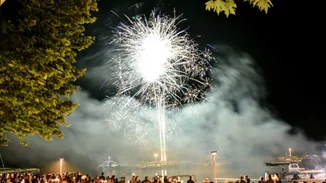 "Τα βεγγαλικά και τα πυροτεχνήματα δεν είναι παιχνίδι" - Το μήνυμα της ΕΛΑΣ για την Ανάσταση [βίντεο]