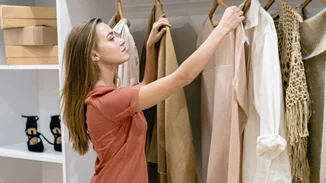 Απολύτως απαραίτητα | Τα 4 κομμάτια – κλειδιά της καλοκαιρινής γκαρνταρόμπας