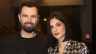 Γαλάτεια Βασιλειάδη | Η σύζυγος του Γιώργου Παπαδόπουλου καθαρίζει το δωμάτιο του μαιευτηρίου λίγο μετά τη γέννα