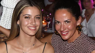 Εύη Αδάμ - Δανάη Λιβιεράτου | Φωτογραφίζονται με μαγιό και εντυπωσιάζουν