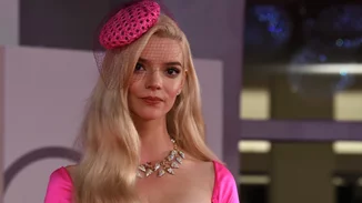 Anya Taylor-Joy | Η πολύτιμη συμβουλή των γονιών της που την είχε βοηθήσει να διαχειριστεί το bullying για την εμφάνισή της