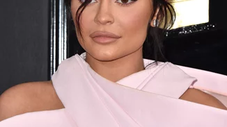 H Kylie Jenner έκανε το πιο ιδιαίτερο eye makeup look