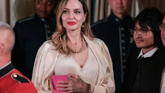 Η Αngelina Jolie, προέβη σε κάτι που δεν το συνηθίζει - Έκανε Instagram official τη σχέση της με τον ράπερ Akala
