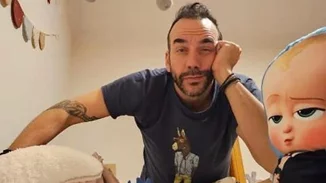 Ο Πάνος Μουζουράκης μάς δείχνει το παιδικό δωμάτιο της κόρης του