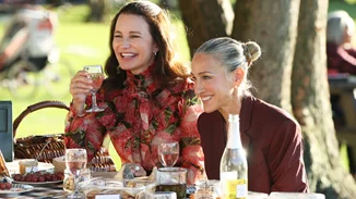 "Ελευθερώστε την Kristin Davis από την κατάρα των μαγισσών που την μεταμόρφωσαν σε catwoman"