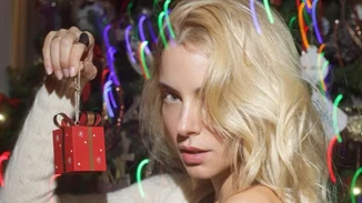 Η Δούκισσα Νομικού στόλισε χριστουγεννιάτικο δέντρο μαζί τα παιδιά της, Σάββα και Αναστασία