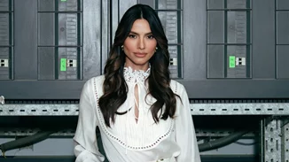 Η Ηλιάνα Παπαγεωργίου με τη floral φούστα από την Η&Μ που χρειάζεσαι την άνοιξη