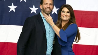 Η νέα πρέσβειρα των ΗΠΑ στην Ελλάδα είναι πρώην παρουσιάστρια του Fox News και πρώην αρραβωνιαστικιά του Donald Trump Junior