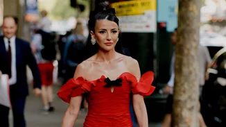 Οι πιο chic τρόποι για να προσθέσεις το κόκκινο στα εορταστικά looks σου