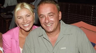 Ανδρέας Μικρούτσικος- Δήμητρα Ρουμπέση | Ο εντυπωσιακός γάμος 19 χρόνια πριν, με κουμπάρο τον Δημήτρη Κοντομηνά