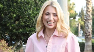 Μαρία Ηλιάκη | Η επίσκεψη με την κόρη της Κατερίνα στο ιατρείο του "μπαμπά"