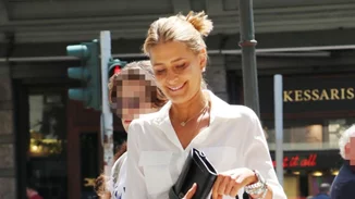 Η Τατιάνα Μπλάτνικ μετά το διαζύγιο | Η τρυφερή αγκαλιά με φόντο την Ακρόπολη & ο ορισμός της ευτυχίας