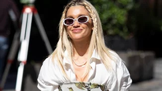 5 body mists με άρωμα καρύδας που θα φέρουν το καλοκαίρι λίγο πιο κοντά