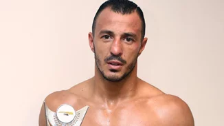 Τάσος Μπερδέσης | Ποιος ήταν ο γνωστός πυγμάχος που δολοφόνησαν στη Βάρη - Η σχέση με Ελληνίδα Σταρ Ελλάς και η νίκη σε ριάλιτι