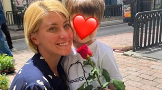 Η Σία Κοσιώνη έχει γενέθλια και ο γιος της ετοίμασε την "ωραιότερη τούρτα του κόσμου"