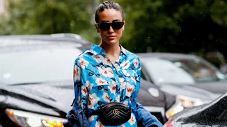 Τα ωραιότερα H&M floral tops για να συνδυάσεις με τα τζιν σου