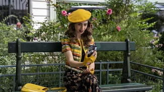 Emily in Paris 4 | Ο Lucas Bravo κάνει ορισμένα "spoilers" για τη νέα σεζόν