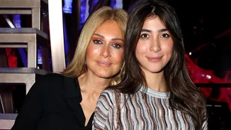 Νατάσα Θεοδωρίδου | Αγκαλιά με τη Χριστιάνα της