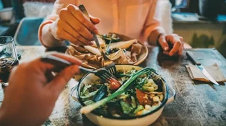 Το νέο trend αλλάζει την ώρα που παίρνεις το δείπνο σου
