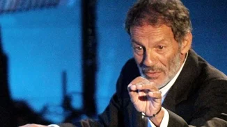 60 χρόνια πριν | Ο Σταύρος Ξαρχάκος στην πρώτη του συναυλία, όταν ήταν 26 ετών