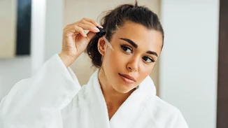 7 super οικονομικά serums που όμως μπορούν να μεταμορφώσουν την επιδερμίδα σου