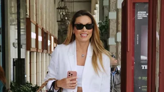 Μαριέττα Χρουσαλά | Με total white σύνολο σε lunch