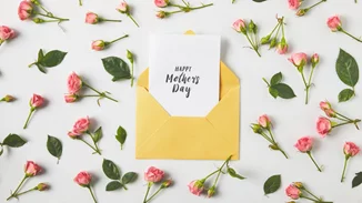 Μάνα (όπου μάνα βάλτε το όνομα της δικής σας μαμάς) είναι μόνο μία!