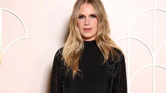 Ευγενία Νιάρχου | Για dinner σε μισελενάτο εστιατόριο της Αθήνας με αγαπημένα της πρόσωπα