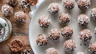 Τα vegan τρουφάκια της τεμπέλας που πρέπει να δοκιμάσεις