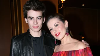 Αλέξανδρος Μανωλίδης | Ο σκηνοθέτης και γοητευτικός γιος της Ευγενίας Μανωλίδου στην πρώτη του συνέντευξη