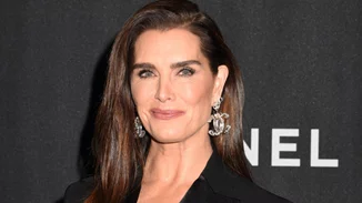 "Γιατί δεν κουνάς τα χοντρά σου οπίσθια;"