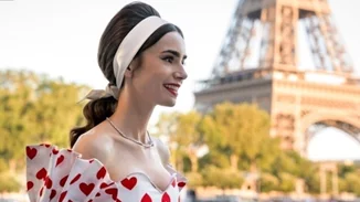 " Έμιλυ δεν είσαι ευπρόσδεκτη εδώ" - Το Παρίσι γέμισε με υβριστικά γκράφιτι εναντίον της σειράς "Emily in Paris".