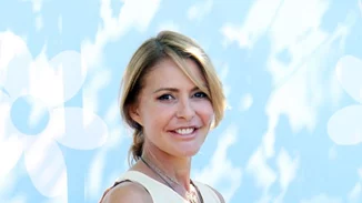 Τζένη Μπαλατσινού | Με αιθέριο πράσινο παλ φόρεμα στην Πάτμο