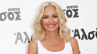 Η Μαρία Μπεκατώρου σου δείχνει πώς να υιοθετήσεις με ''ώριμο'' τρόπο το Barbiecore