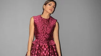 Σταματίνα Τσιμτσιλή |  Η midi φούστα της από τη Massimo Dutti είναι ιδανική για chic χειμερινές εμφανίσεις