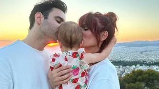 Ο Ίαν Στρατής παίζει ντραμς με την Ολίβια | "Μήπως βιάζομαι;"