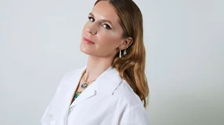 Η Ευγενία Νιάρχου με "nirvana waves", την πιο hot τάση στα μαλλιά για καλοκαίρι