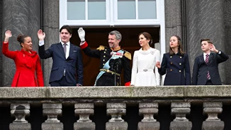 Η στιγμή που ο πρίγκιπας Frederik ανακηρύσσεται βασιλιάς της Δανίας