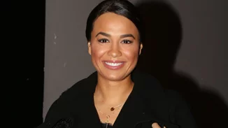 Πηνελόπη Πλάκα | Στο σπίτι της για την απόλυτη χριστουγεννιάτικη βραδιά