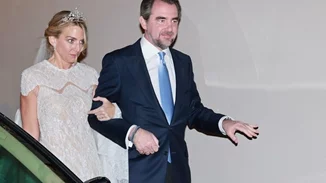 Χρυσή Βαρδινογιάννη - Νικόλαος Ντε Γκρες | Το ιστορικό κτίριο στον Πειραιά που έγινε το γαμήλιο πάρτι τους