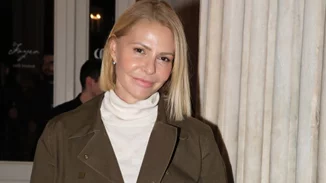 Η Τζένη Μπαλατσινού στα 90s | Σε θρυλικό πάρτι του Βασίλειου Κωστέτσου για την ονομαστική του γιορτή