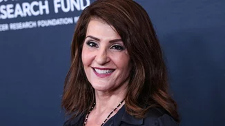 Nia Vardalos: "Τα κλεμμένα γλυπτά μας πίσω στον Παρθενώνα, θα έρθω να τα πάρω"