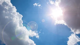 Υψηλές θερμοκρασίες για την εποχή και σήμερα: Εως 32 βαθμούς ο υδράργυρος - Πού θα βρέξει