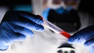 Η Όμικρον παρακάμπτει την ανοσία | Πώς καταφέρνει να κολλάει τους ήδη νοσήσαντες και τους εμβολιασμένους