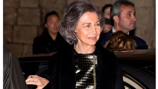 Η Σοφία της Ισπανίας με δημιουργία που είχε φορέσει ξανά 10 χρόνια νωρίτερα