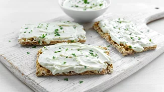 Εφτά χορταστικά και γευστικά σνακ χωρίς υδατάνθρακες