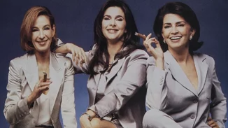 28 χρόνια πριν | Μιμή Ντενίση, Όλγα Τρέμη και Κατερίνα Κούκα "γιορτάζουν" τα διαζύγιά τους