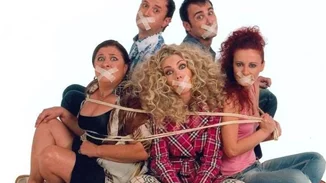 'Στο Παρά Πέντε': Επιστροφή της επιτυχημένης σειράς του Mega, με αφορμή τα 20 χρόνια